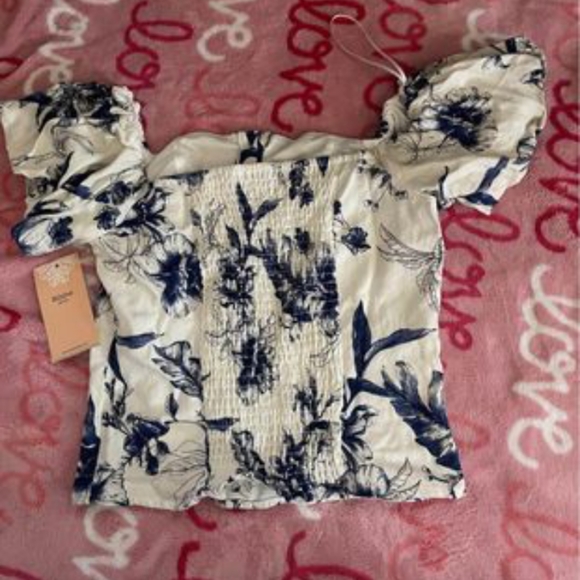 Off Shoulder White and Blue Top - Picture 4 of 4